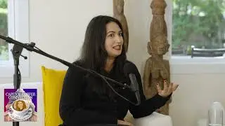 Опал Вадхан пьет кофе с Лиз