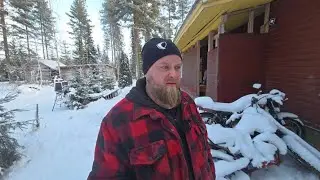 Lattian purku jatkuu. Talon lämmitystä