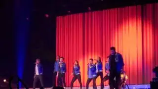 Glee live 2011 - Somebody to Love