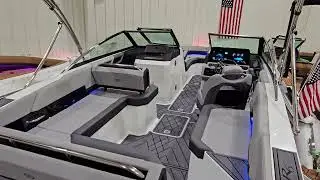 Sport Boat Feel and Luxury Amenities blend perfectly on board the Cobalt R 6. #cobaltboats #boats