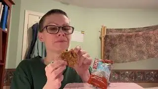 Silent eats - crunchy peanut butter Clif bar