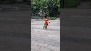 Taiwanese Dancer in Traditional costume. New Taipei city Taiwan 🇹🇼