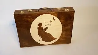 Wooden Laptop Case with Reading Woman motive