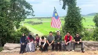 Jom hiking🏔️contact kami utk booking private family trip hanya anda dan keluarga Di puncak bukit