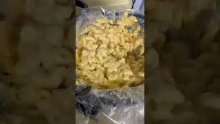 Mac and cheese, pulled pork and pulled chicken&hellip;#food#chickenwingsrecipe #grilledeggplant