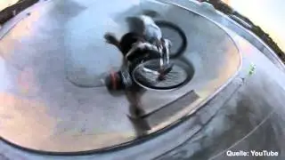 Chair-Skating - Spektakuläre Sprünge und ausgefallene Stunts mit dem Rollstuhl