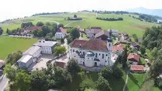 Gasthaus Zur Post - Breitbrunn am Chiemsee - Rundflug &uuml;ber das Gasthaus