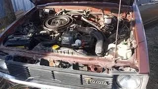 1979 Toyota Pickup Starts for first Time in Years!!