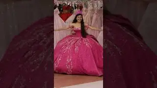 #Quincea&ntilde;era clocks mom&rsquo;s TEA😭🍵 #Moda2000 #quince #dresses
