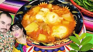 Sopa de Bolos Salvadoreña/ huevos bolos