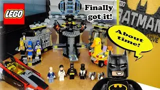 I finally own LEGO 70909 Batcave Break-in set!