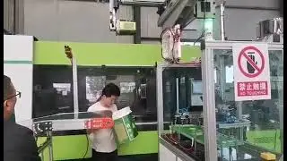 Plastic bucket in molding label