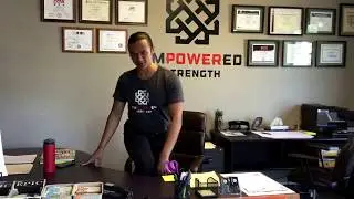 Standing Glute Desk Stretch | Minute Move Well Snack | feat. Aaron Tandem