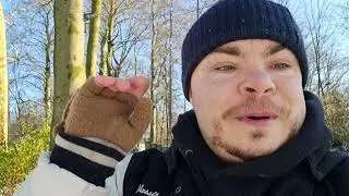 Van de berg sleeën in de stad park van sint niklaas