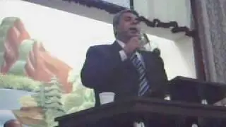 Pr Galdino Cantando Sou Estrangeiro.AVI