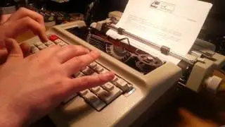 Olivetti Privileg 550 elektromechanische Schreibmaschine - Demonstration