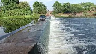Levemente o nível aumenta 