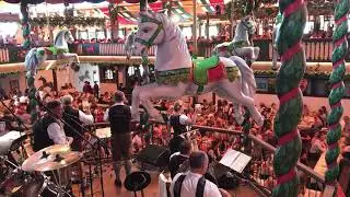 Marstall Festzelt Octoberfest - Ein Prosit