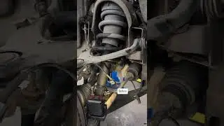 Shock replacement on this 2018 GMC sierra 1500👨&zwj;🔧#automotivetechnician#shocks#automotive