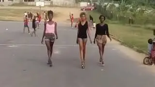 Comment march&eacute; en talon