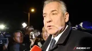 Cirkus pred zatvorom: Sanader napustio Remetinec