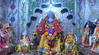 Aaj aa gaye mandir ✌🏻😎