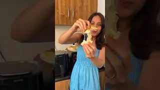 Frozen CHEESY GARLIC BREAD Review 😍😍 | Rating Products Of The Week