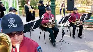 - “Alten Kameraden Swing” - Carl Teike - Arreglo: Thomas Becker