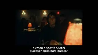 CENA EM QUE O CORINGA LEVA UMA ARMA PARA O HOSPITAL