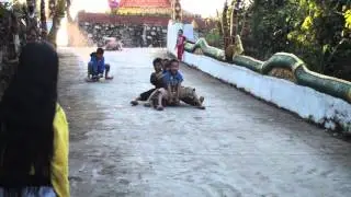 Djeca u Luang Prabangu, Laos
