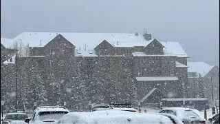 SNOWING Live! Snowboarding KEYSTONE ski area Colorado USA 11/25/2025