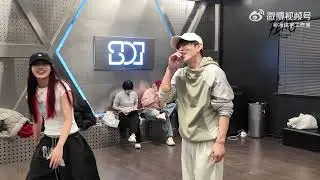 冯建宇宇宙遨游计划-演唱会纪录片—《重逢与出发》