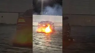 Car on fire while doing donuts 🔥 #burnouts #noquema #fire #drifting #lamamawhiski