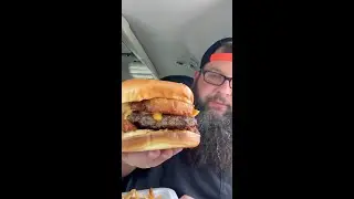 This Michigan Burger is INSANE 🤯 Cheese, Rings & Mozzarella Overload