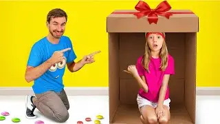 ناستيا وأصدقاؤها يلعبون الغميضة في صناديق الكرتون
