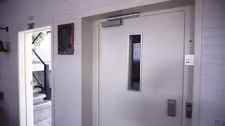 AMAZING rare original 1977 PD Elevator hydraulic elevator @ Jernbanegade 5, R&oslash;dekro, Denmark