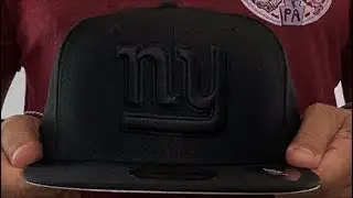 New York NY Giants NFL TEAM-BASIC BLACKOUT Fitted Hat by New Era