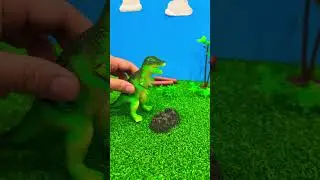 GREEN DINOSAUR LIKES GREEN #dinosaur #jurassicworld