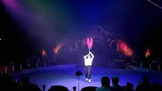 Kano the clown - Hat Juggling act