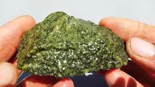 حجر نيازك اخضر من الكوكب عطارد رقم 155