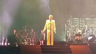 'Feel', Robbie Williams: Britpop Tour 2025 ~ Johan Cruyff ArenA, Amsterdam (June 23, 2025) FRONT ROW