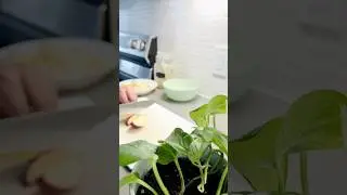 Simple Salad Prep 🥗 | Real Life in Canada 🇨🇦 #shorts #indianvloggerincanada #lifeincanada #dailyvlog