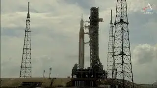 Fuel leak thwarts NASA moon rocket dress rehearsal