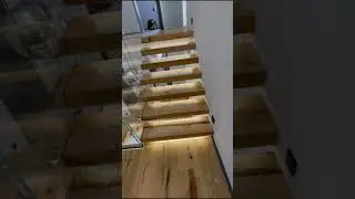LED Treppenbeleuchtung  Pianobeleuchtung Kragarmtreppen