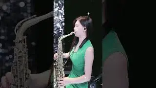 听媛宝吹响梦幻的萨克斯旋律 #SaxophoneArt #SaxLove #SaxPerformance #LiveSax #JazzVibes