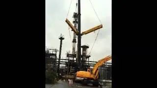 Van Vliet Demolition - Lifting a heavy column