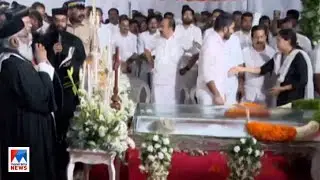 നേതാവിനെ യാത്രയാക്കാൻ രാഹുൽഗാന്ധിയെത്തി| Puthuppally Church|Special  report|Oommen Chandy