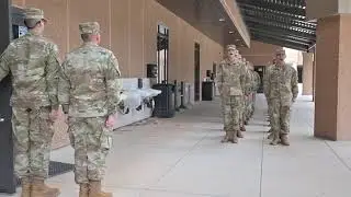 День благодарения 2025 года на базовой военной подготовке ВВС.