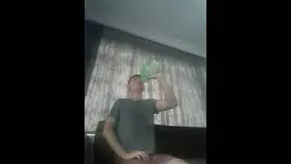 buzlu gazozu tekledim ama hepsini değil &ccedil;&uuml;nk&uuml; yarısından &ccedil;oğu buzdu😊😊😊