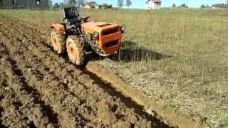 Tomo Vinkovic 731 Oranje, Plowing, the tractor plows alone, ciągnik pługuje sam